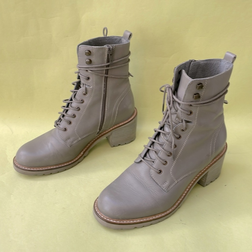 Vintage gray Seychelles leather boots